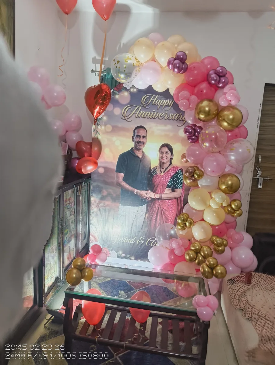 Anniversary Photo Booth Balloon Decoration Setup