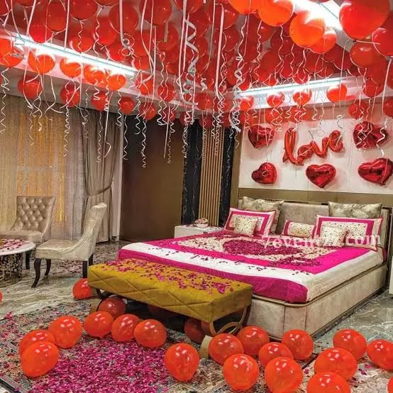 Luxury Romantic Room Decoration with 200 Ceiling Balloons & Rose Petal Bed Setup